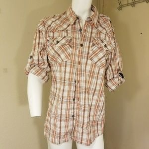Casual/cool button up shirt***BUNDLE AND S…